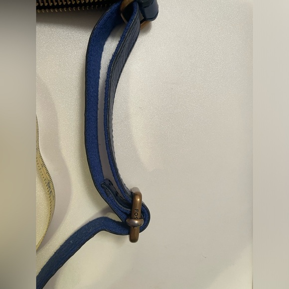 Fossil Blue Leather Crossbody Messenger Style Purse with front snap pocket - Picture 13 of 16